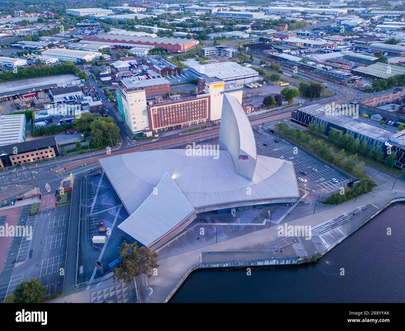 Veduta aerea del Museo imperiale della Guerra Nord, Salford Quays, Manchester, Inghilterra Foto Stock