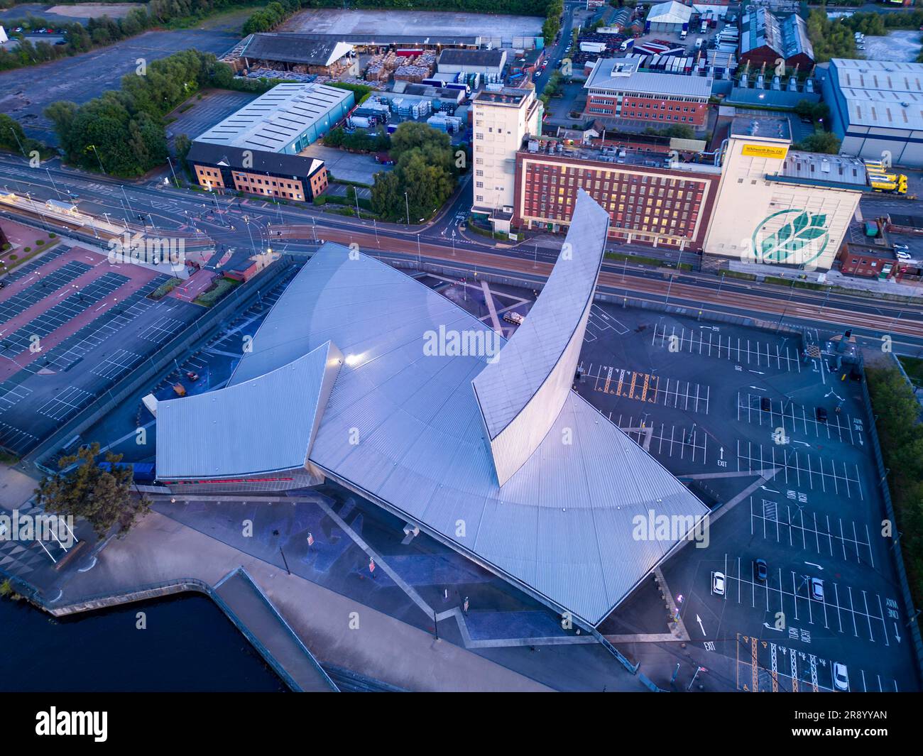 Veduta aerea del Museo imperiale della Guerra Nord, Salford Quays, Manchester, Inghilterra Foto Stock