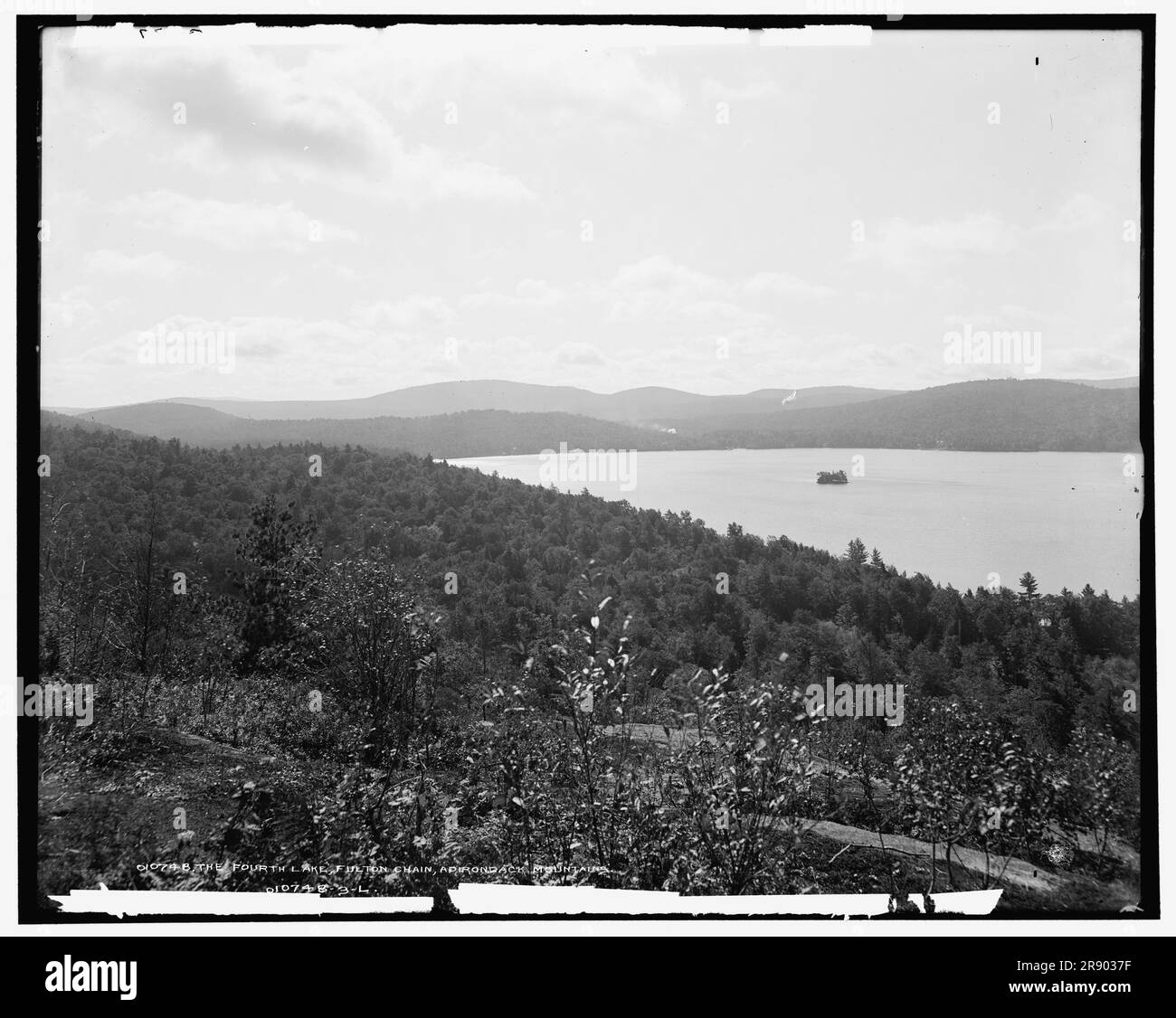 The Fourth Lake, Fulton Chain, Adirondack Mountains, c1904. Foto Stock