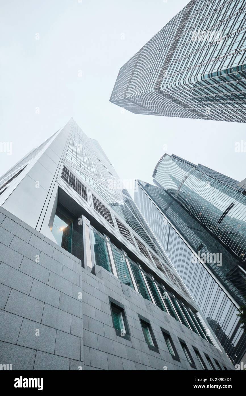 Hong Kong, Cina - aprile 2023: Moderni edifici per uffici finanziari a Hong Kong centrale Foto Stock