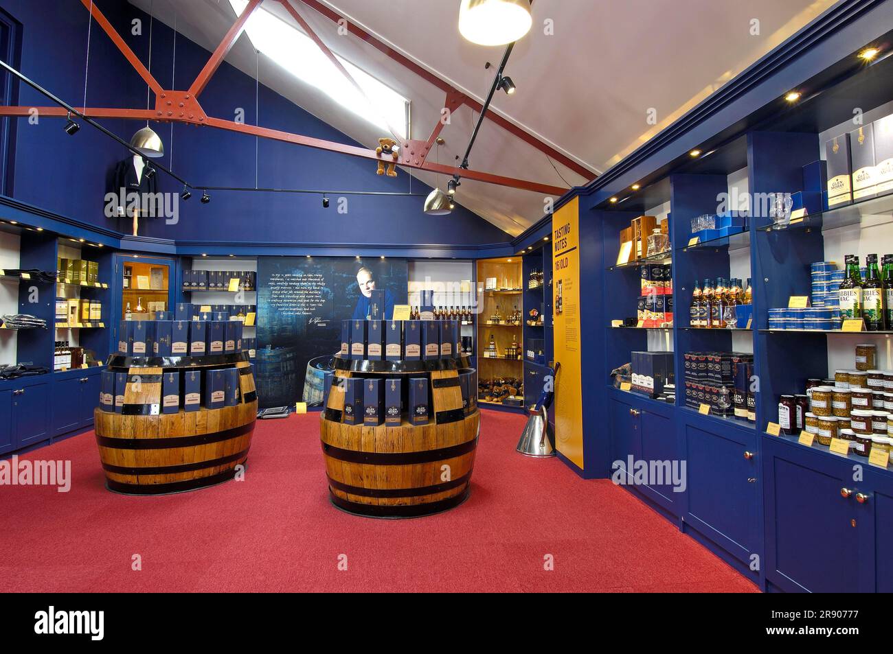 Salesroom, Glen Moray Whisky Distillery, Elgin, Moray, Scozia, Regno Unito Foto Stock