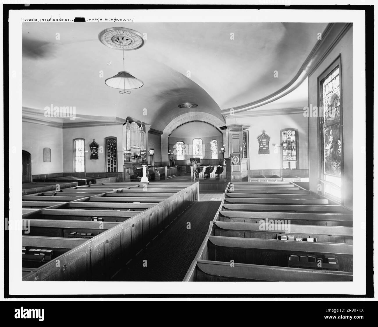 All'interno di St John's Church, Richmond, Virginia, c.between 1910 e 1920. St John's Episcopal Church è la chiesa più antica della città di Richmond, Virginia. Fu costruita nel 1741 dal figlio di William Randolph, il colonnello Richard Randolph. Il padre fondatore americano Patrick Henry tenne il suo famoso discorso in chiesa, chiudendo con la richiesta spesso citata, "Dammi libertà, o dammi la morte!" Foto Stock