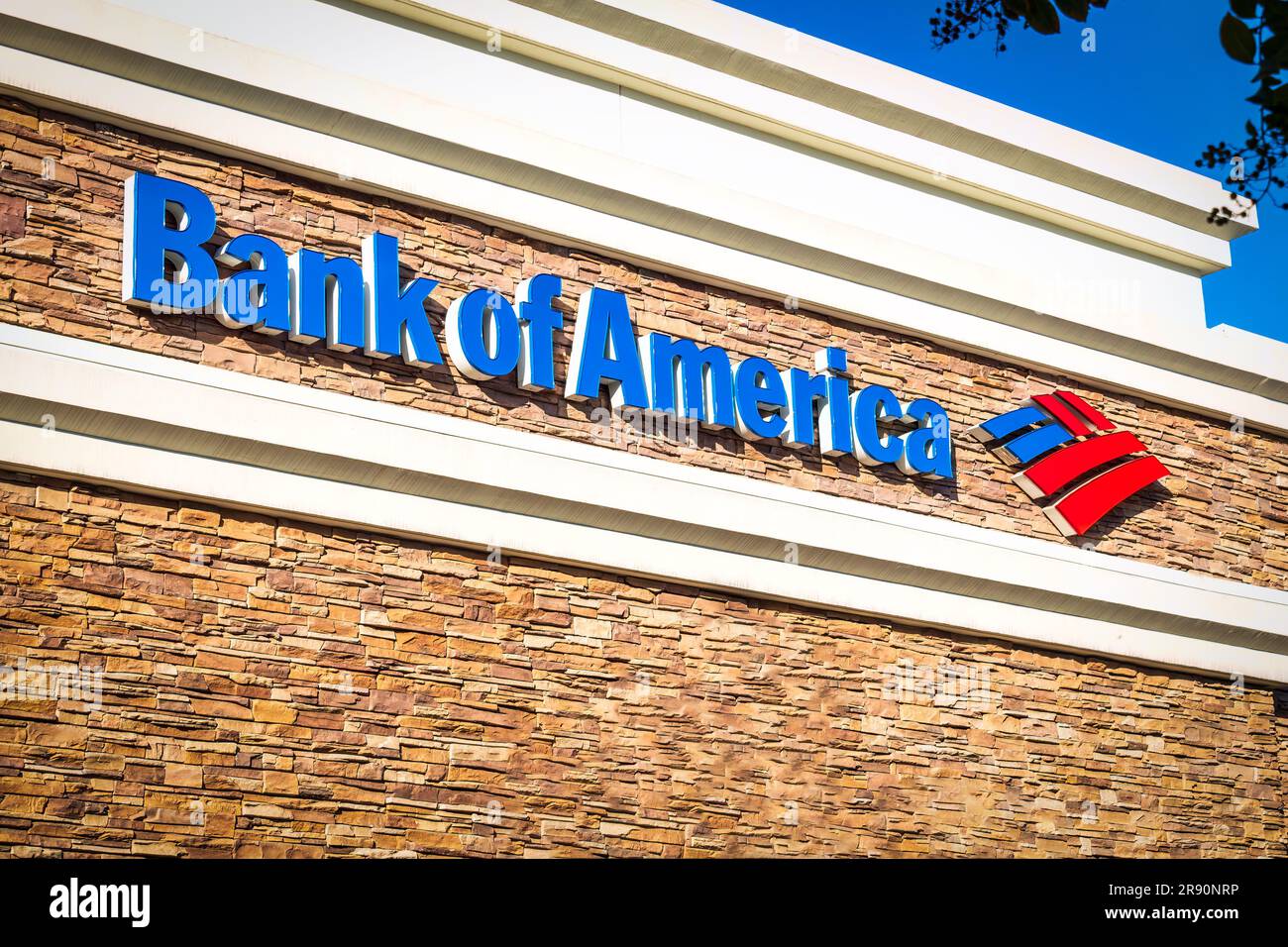 Rancho Cucamonga, CA – 9 novembre 2022: Bank of America Corporation è una banca d'investimento multinazionale americana e holding di servizi finanziari Foto Stock