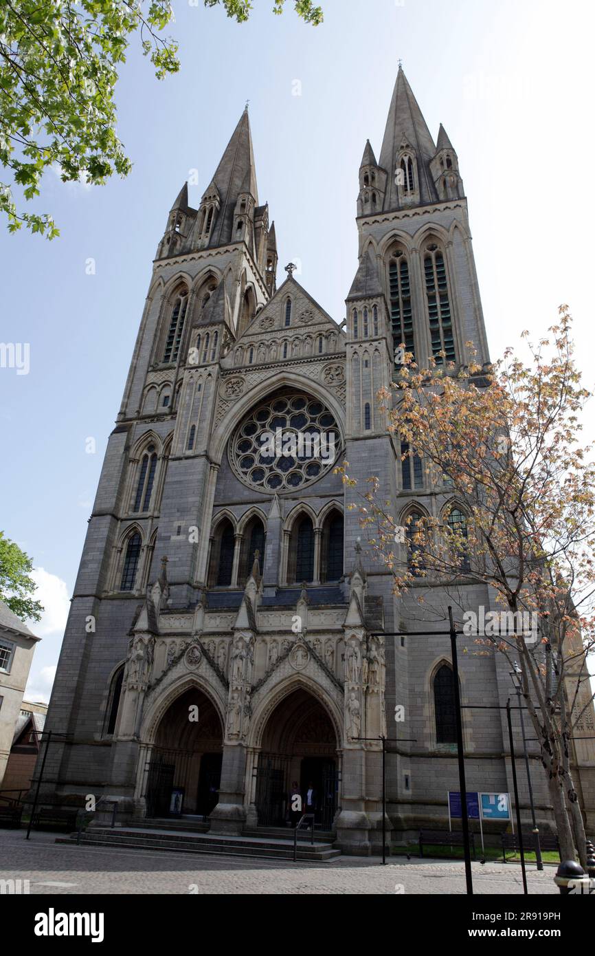 La facciata della Cattedrale di Truro in Cornovaglia. Foto Stock