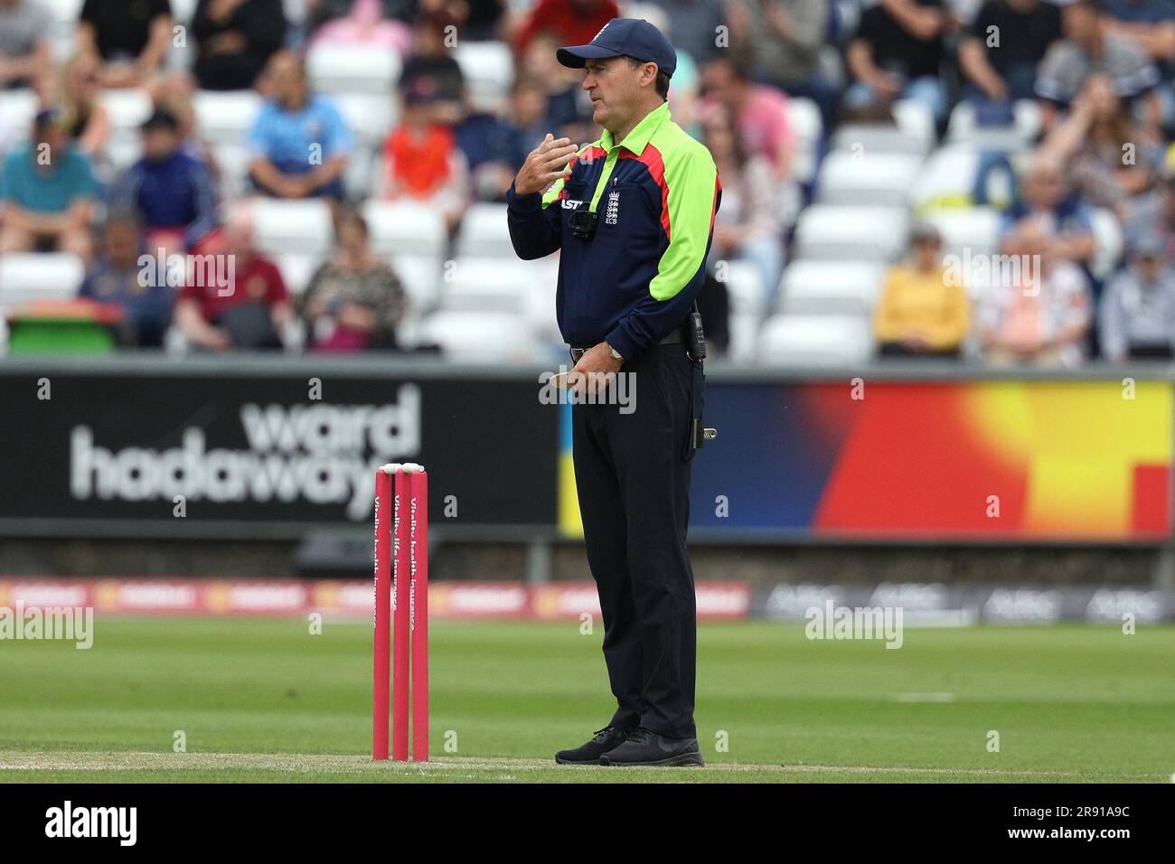 Chester le Street, Regno Unito. 23 giugno 2023. Steve o'Shaughnessy durante il Vitality T20 Blast match tra Durham Cricket e Yorkshire Vikings al Seat Unique Riverside, Chester le Street, venerdì 23 giugno 2023. (Foto: Robert Smith | mi News) crediti: MI News & Sport /Alamy Live News Foto Stock