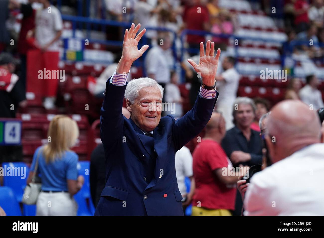 Italia. 23 giugno 2023. EA7 EMPORIO ARMANI MILANO vs. VIRTUS SEGAFREDO BOLOGNA, FINALE DI PLAYOFF GARA 7, NELLA FOTO MASSIMO ZANETTI (VIRTUS SEGAFREDO BOLOGNA) Editoriale solo utilizzo credito: Independent Photo Agency/Alamy Live News Foto Stock