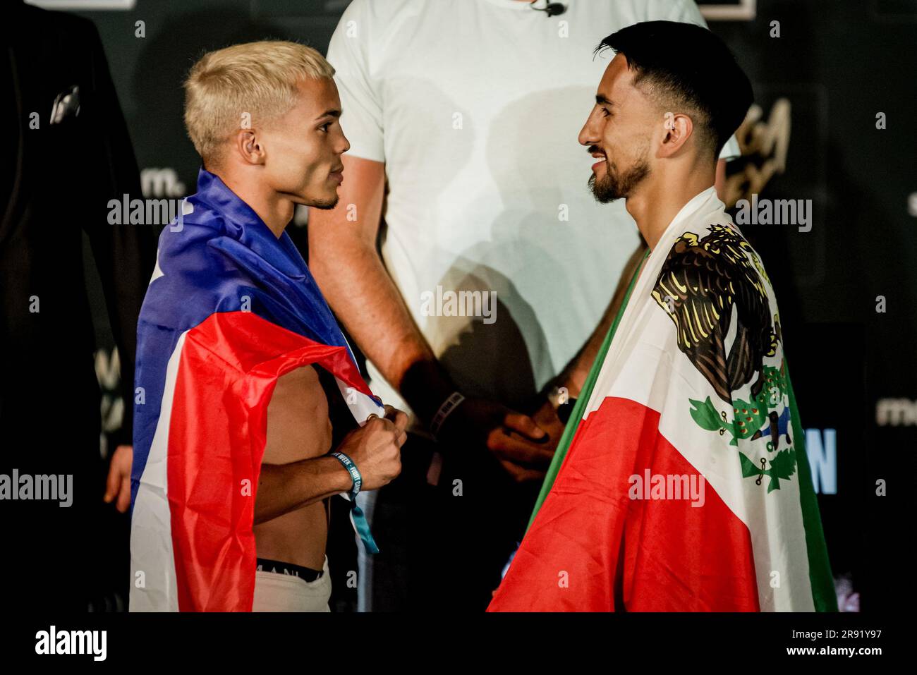 Charlotte, NC, USA. 23 giugno 2023. New York City, NEW YORK- 23 giugno: Yankiel Rivera Figueroa e Christian Robles affrontano il loro incontro di 8 round di pesi mosca sabato sera all'Hulu Theatre al Madison Square Garden, New York City, New York, Stati Uniti. (Foto di Matt Davies/PxImages) credito: PX Images/Alamy Live News Foto Stock