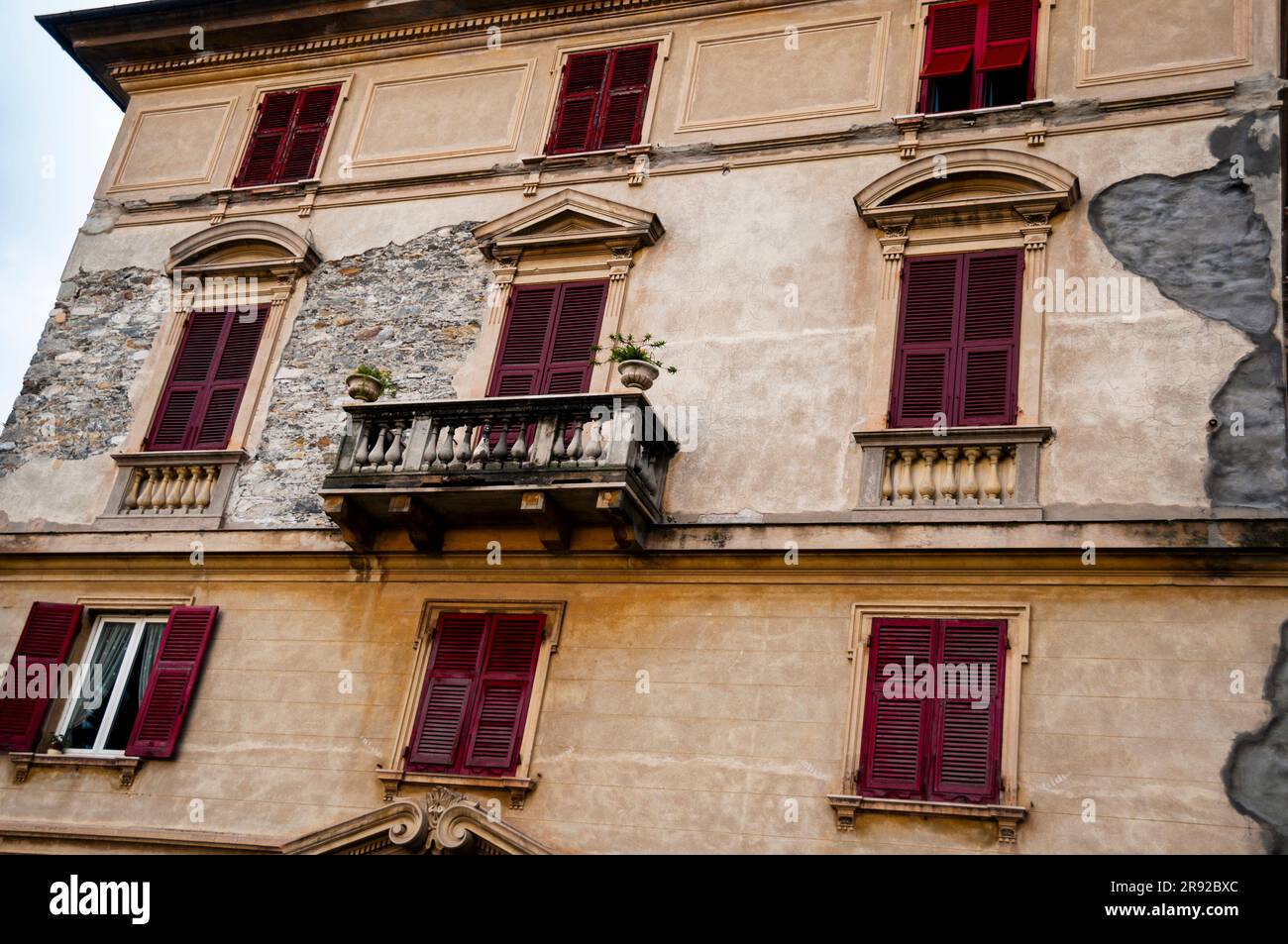 Architettura classica nella cittadina balneare di Rapallo, Italia. Foto Stock