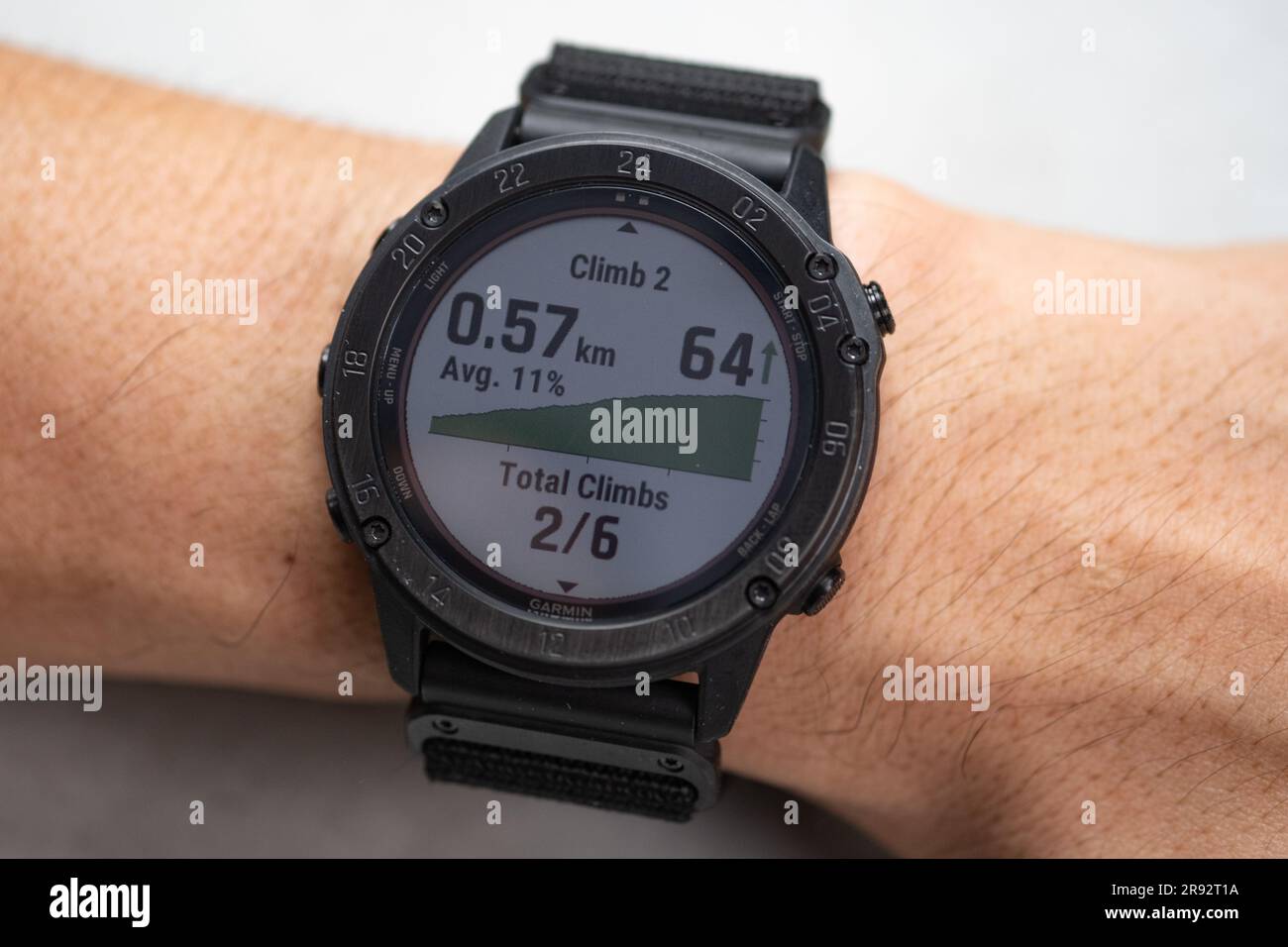 Ho chi Minh City, Vietnam - giugno 2023. Garmin Tactics Delta Solar smartwatch foto solo per uso editoriale Foto Stock