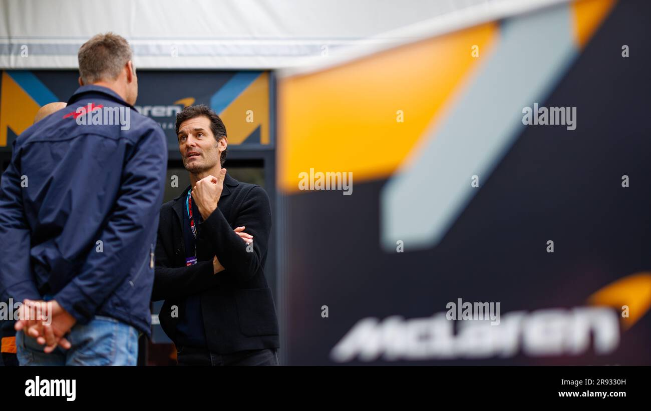 Mark Webber nel paddock al Gran Premio di Formula uno australiano all'Albert Park Street Circuit il 1 aprile 2023. Foto Stock