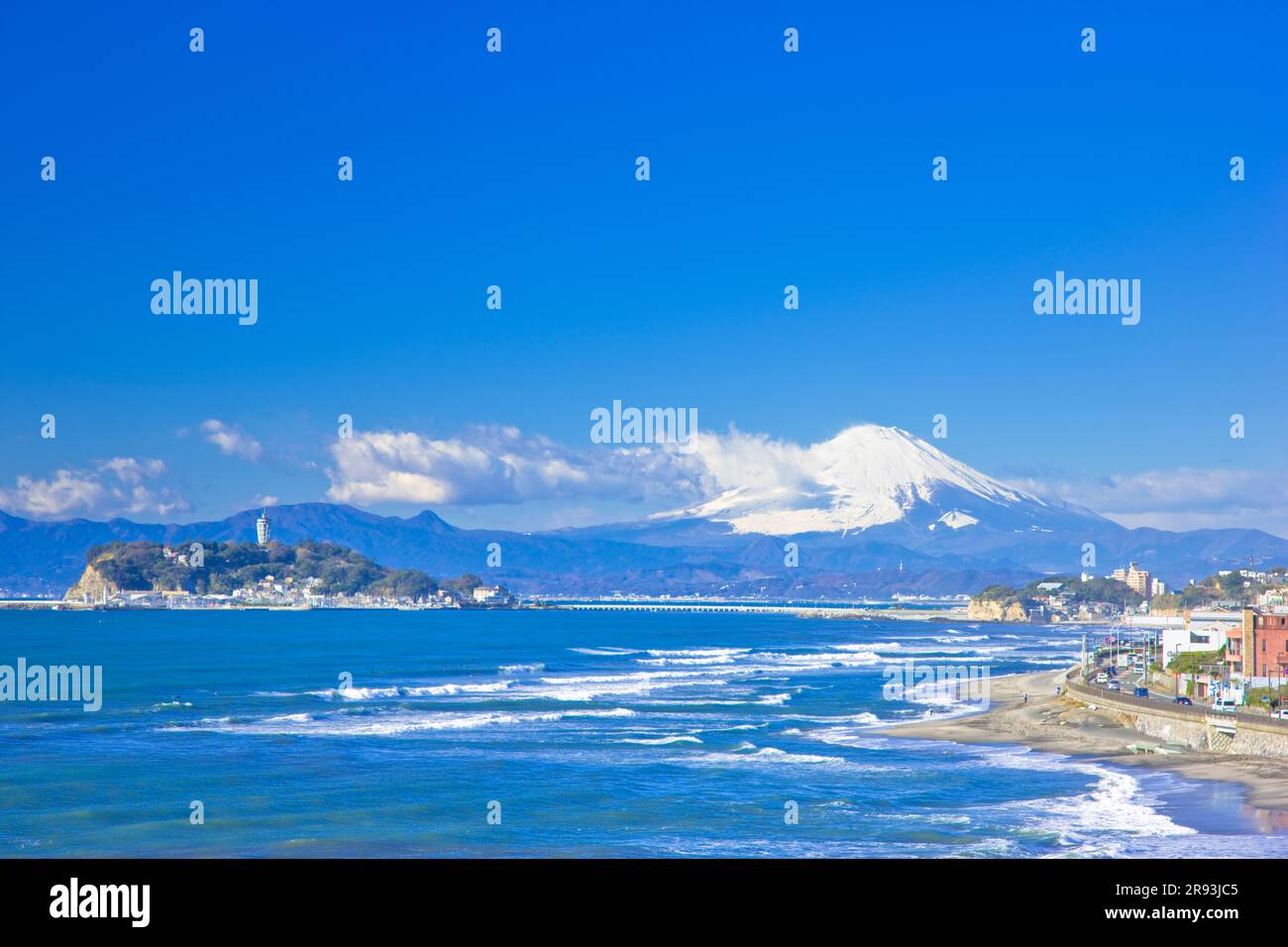 L'isola di Enoshima e il monte Foto Stock