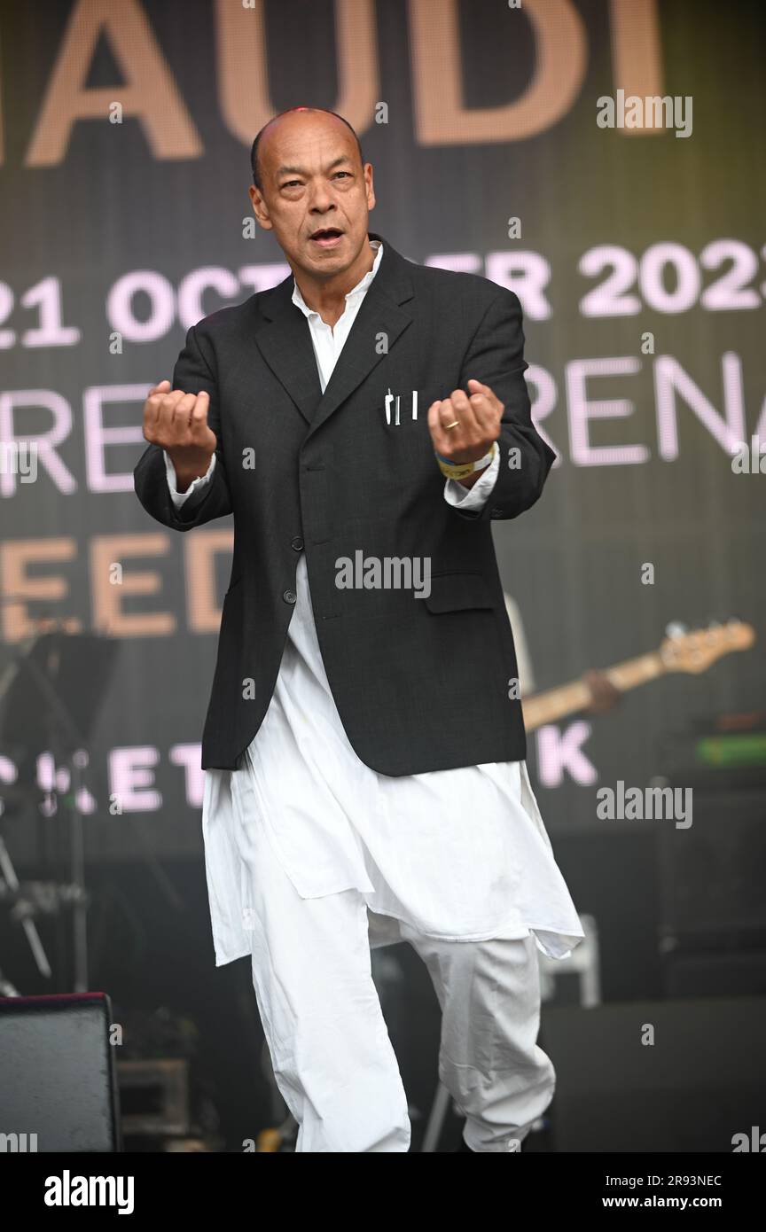 Leeds, Regno Unito. 17 giugno 2023. Roland Gift of the fine Young Cannibals Performing al Lets Rock Leeds 80s Festival di Leeds. Credito: SOPA Images Limited/Alamy Live News Foto Stock