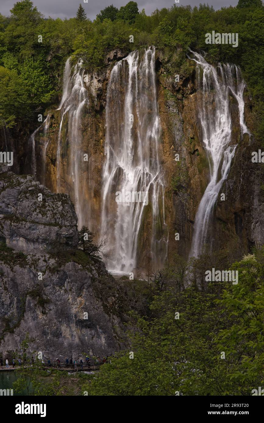 Veliki slap, la grande cascata, nel Parco Nazionale di Plitvice, in Croazia. Foto Stock