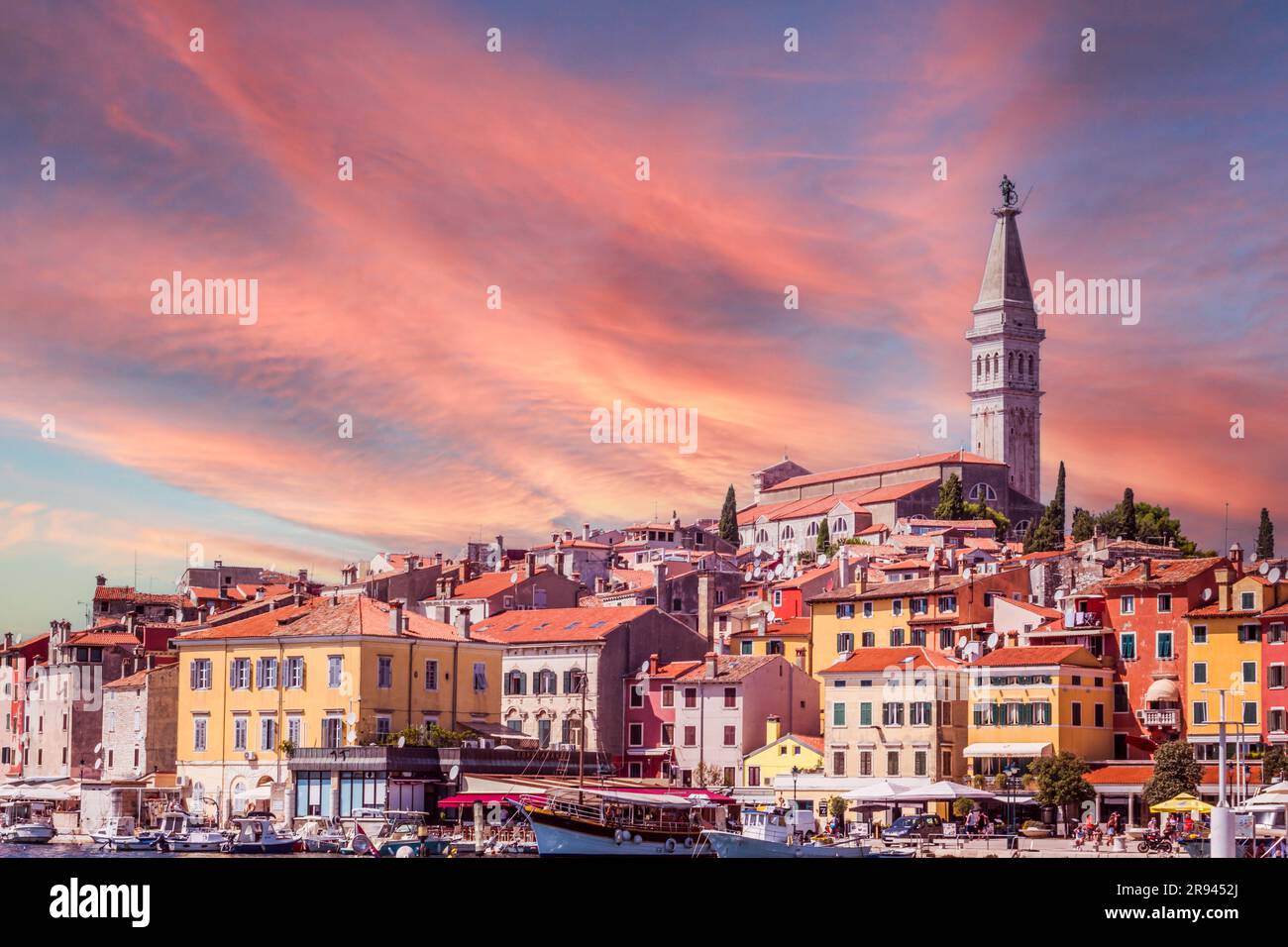 Panorama della città romantica città portuale di Rovigno in Croazia Foto Stock
