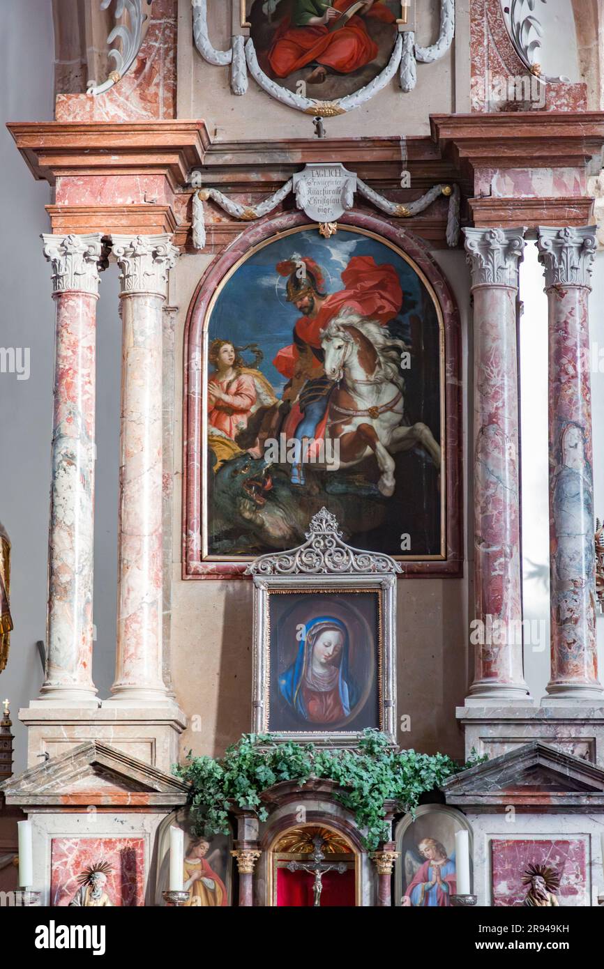 Salisburgo, Austria - 27 dicembre 2021: St La chiesa di Giorgio si trova all'interno del castello di Hohensalzburg a Salisburgo, in Austria. Foto Stock