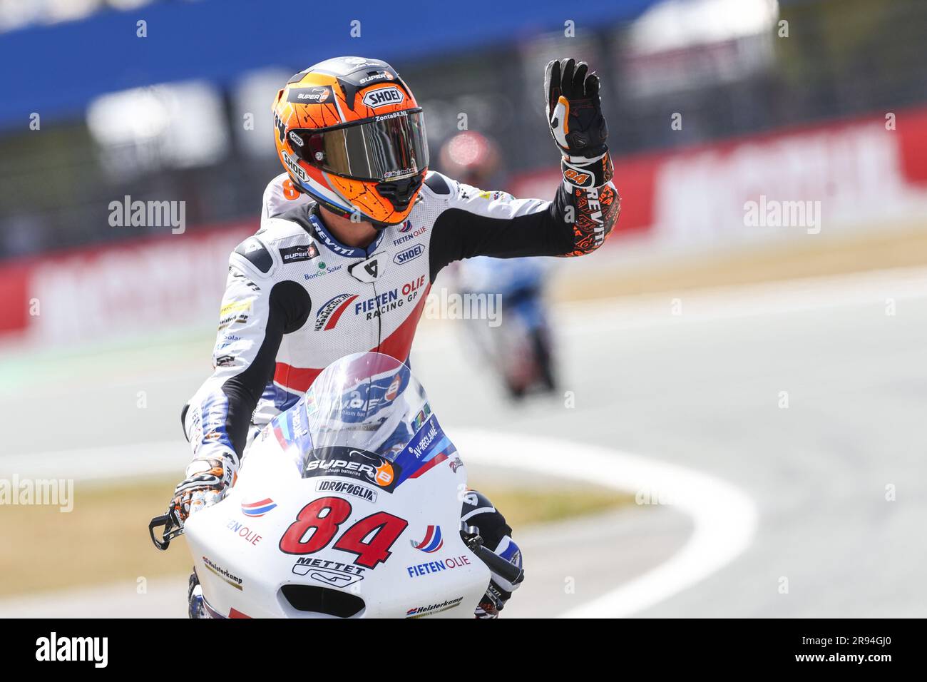 ASSEN - Zonta van den Goorbergh (NED) reagisce dopo le prove di qualificazione Moto2 del 24 giugno 2023 sul circuito TT di Assen, Paesi Bassi. ANP VINCENT JANNINK netherlands Out - belgium Out Foto Stock