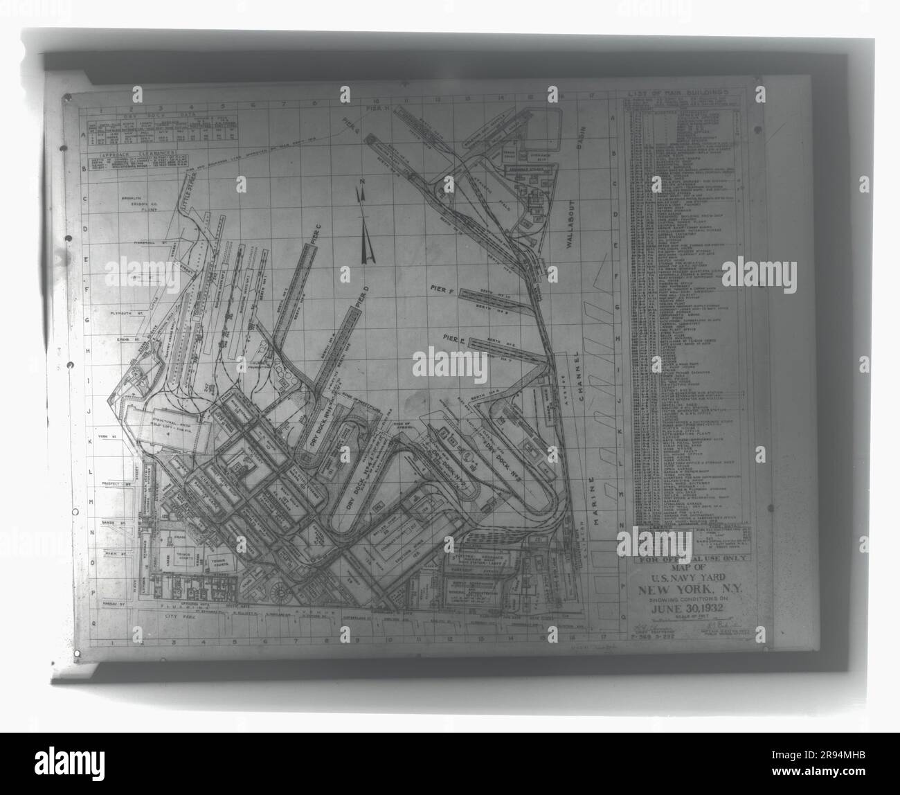 Mappa degli Stati Uniti Navy Yard mostra le condizioni il 30 giugno 1932. Vetri negativi della costruzione e riparazione di edifici, strutture e navi presso il New York Navy Yard. Foto Stock