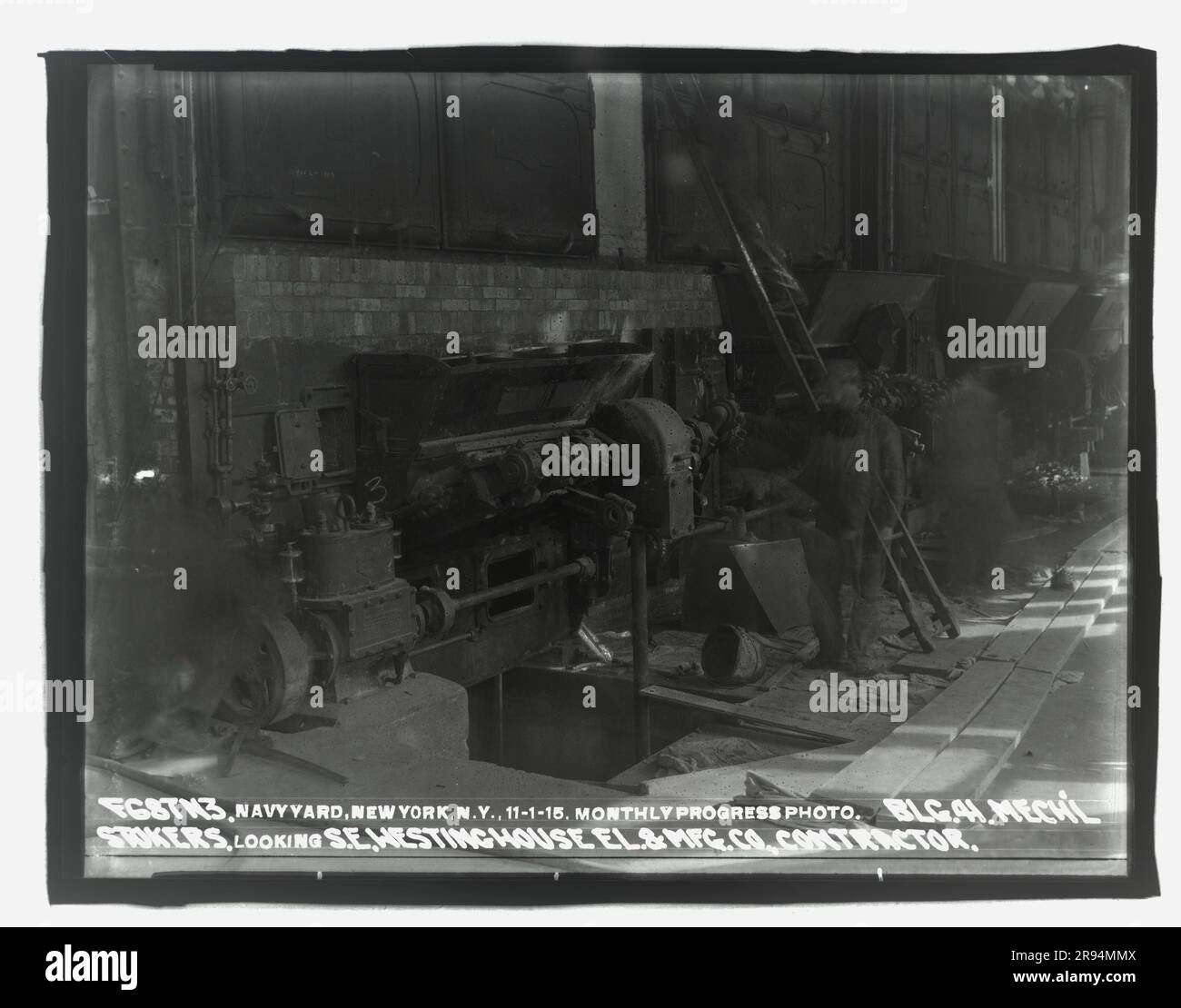 Monthly Progress Photo, Building 41, Mechanical Stokers, Looking Southeast, Westinghouse Electric and Manufacturing Co., appaltatore. Vetri negativi della costruzione e riparazione di edifici, strutture e navi presso il New York Navy Yard. Foto Stock