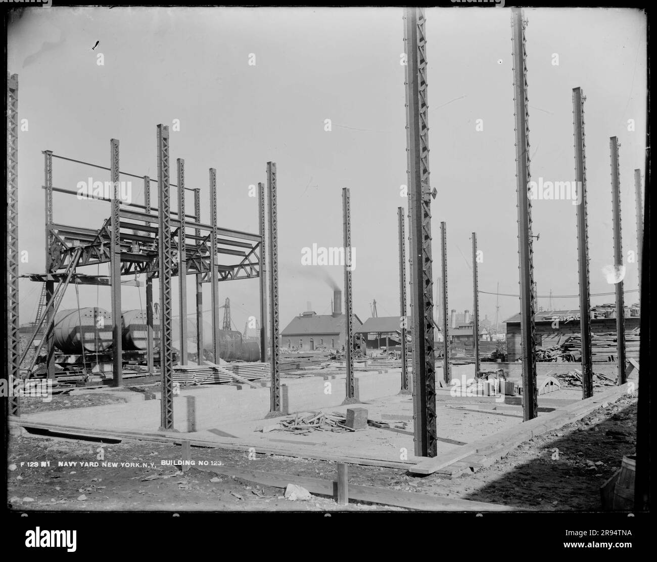Edificio numero 123. Vetri negativi della costruzione e riparazione di edifici, strutture e navi presso il New York Navy Yard. Foto Stock