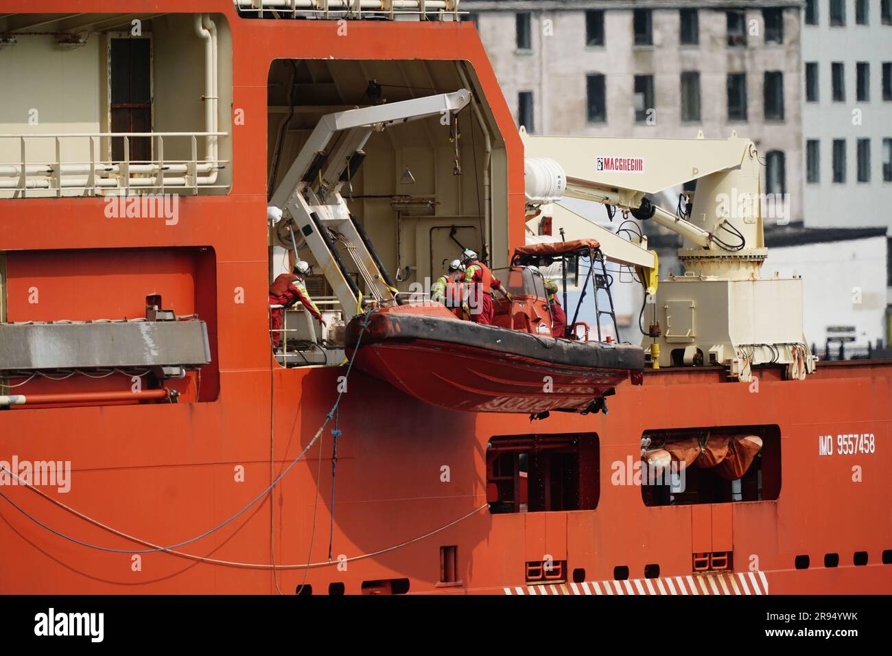 L'Atlantic Merlin, utilizzato durante le operazioni di ricerca del sommergibile Titan, al porto di St. John e' a Terranova, Canada. Paul-Henri Nargeolet, Hamish Harding, Stockton Rush, Shahzada Dawood e suo figlio diciannovenne Suleman, morirono dopo che il sommergibile Titan scomparso subì una catastrofica implosione mentre cercava di raggiungere il Titanic. Data foto: Sabato 24 giugno 2023. Foto Stock