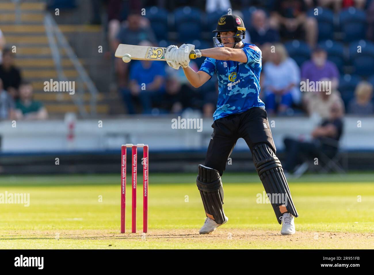 23 giugno 2023; Sophia Gardens, Cardiff, Galles: Vitality Blast T20 League Cricket, Glamorgan versus Sussex; Michael Burgess del Sussex fa un taglio tardivo a gamba quadrata. Foto Stock