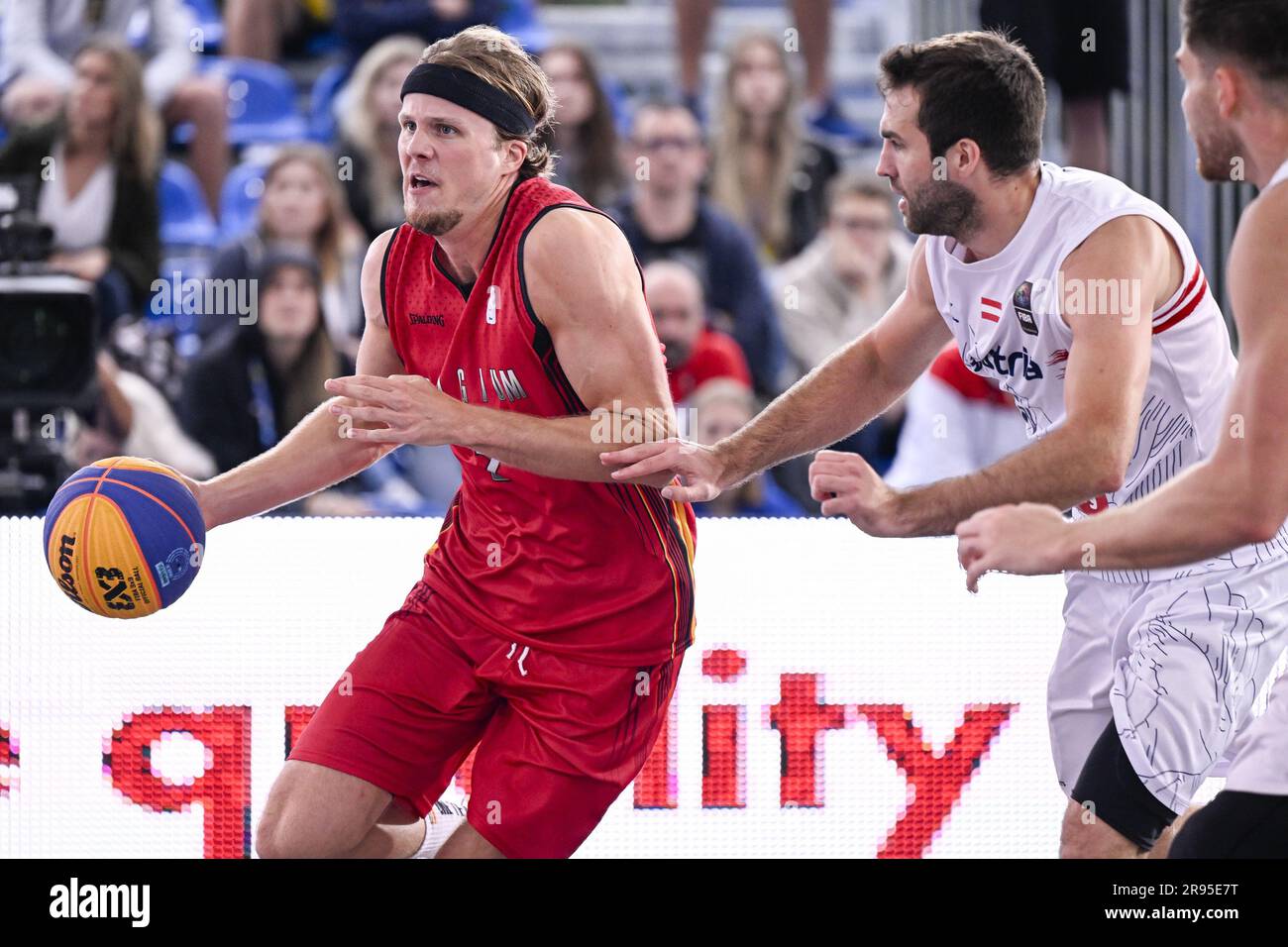 Cracovia, Polonia. 24 giugno 2023. Il belga Thibaut Vervoort raffigurato in azione durante una partita di pallacanestro 3x3 tra Belgio e Austria, i quarti di finale della competizione di basket 3x3, il terzo giorno dei Giochi europei, a Cracovia, in Polonia, sabato 24 giugno 2023. I III Giochi europei, informalmente noti come Cracovia-Malopolska 2023, sono un evento sportivo internazionale in programma che si terrà dal 21 giugno al 02 luglio 2023 a Cracovia e Malopolska, in Polonia. BELGA PHOTO LAURIE DIEFFEMBACQ Credit: Belga News Agency/Alamy Live News Foto Stock