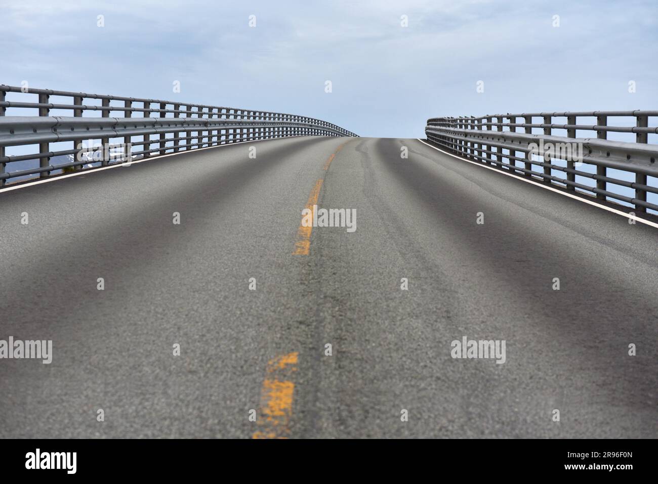 Sky Road, Atlantic Road, Storseisund Bridge, Storseisundbrua in Norvegia Foto Stock