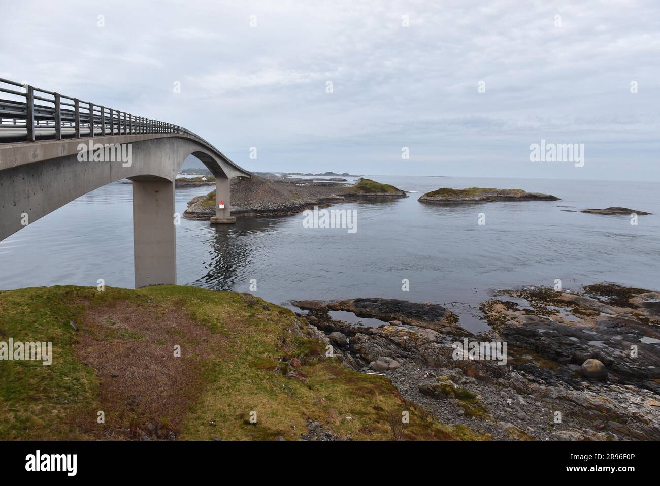 Atlantic Road nell'arcipelago norvegese Foto Stock