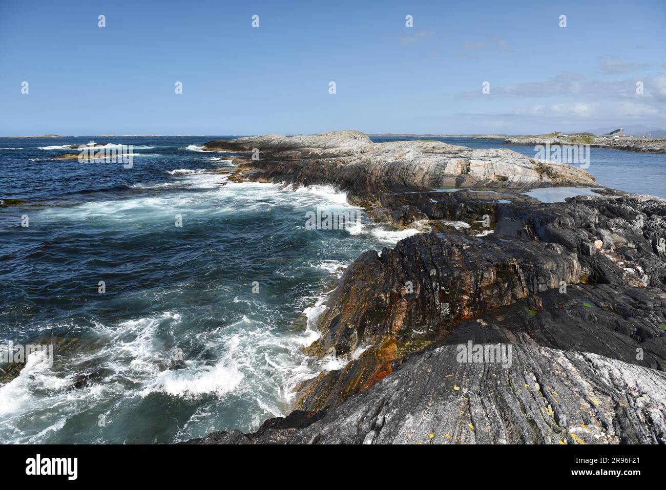 Paesaggio dell'arcipelago sulla strada atlantica in Norvegia Foto Stock