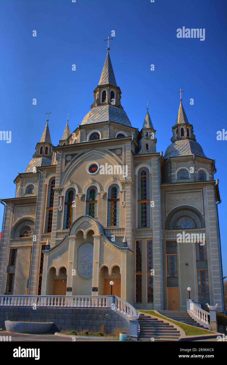 Chiesa su sfondo blu. Immagine HDR Foto Stock