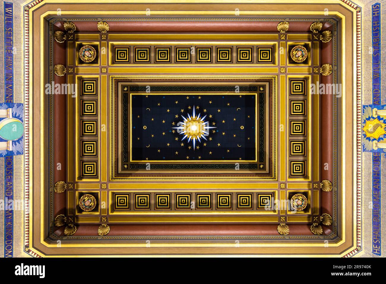 Soffitto del Grand Temple con il simbolo della stella alla Freemasons Hall, Londra, Regno Unito Foto Stock