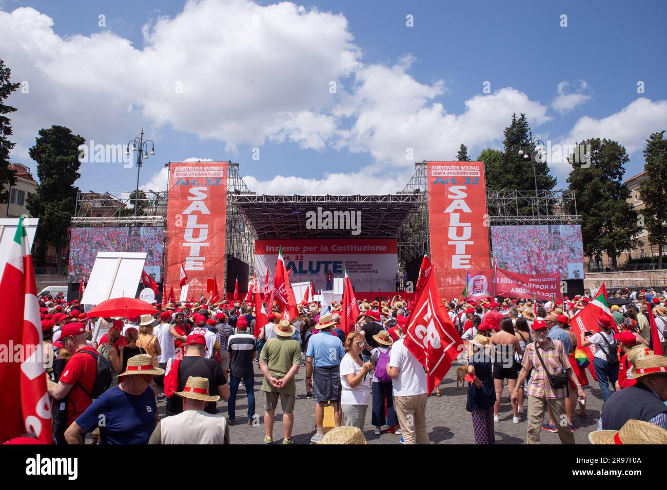 Roma, Italia. 24 giugno 2023. Manifestazione nazionale organizzata dal sindacato CGIL in Piazza del popolo a Roma (foto di Matteo Nardone/Pacific Press/Sipa USA) credito: SIPA USA/Alamy Live News Foto Stock