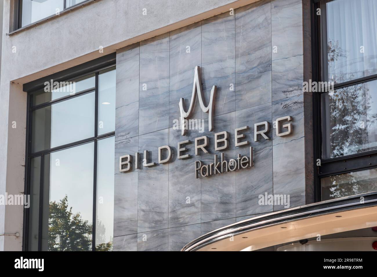 Rotterdam, Paesi Bassi - 8 ottobre 2021: Logo all'ingresso del Bilderberg Park Hotel di Rotterdam, Paesi Bassi. Foto Stock