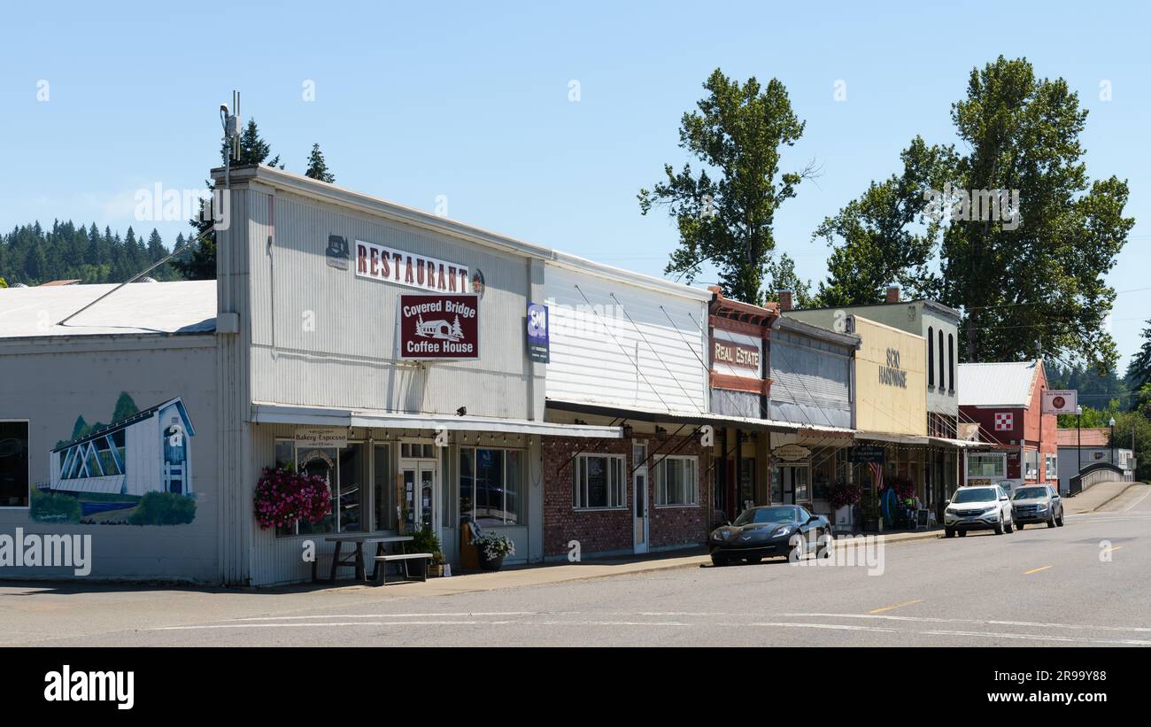 Scio, OREGON, USA - 12 giugno 2023; vista sulla città lungo N Main Street nella contea di Scio Linn, Oregon Foto Stock