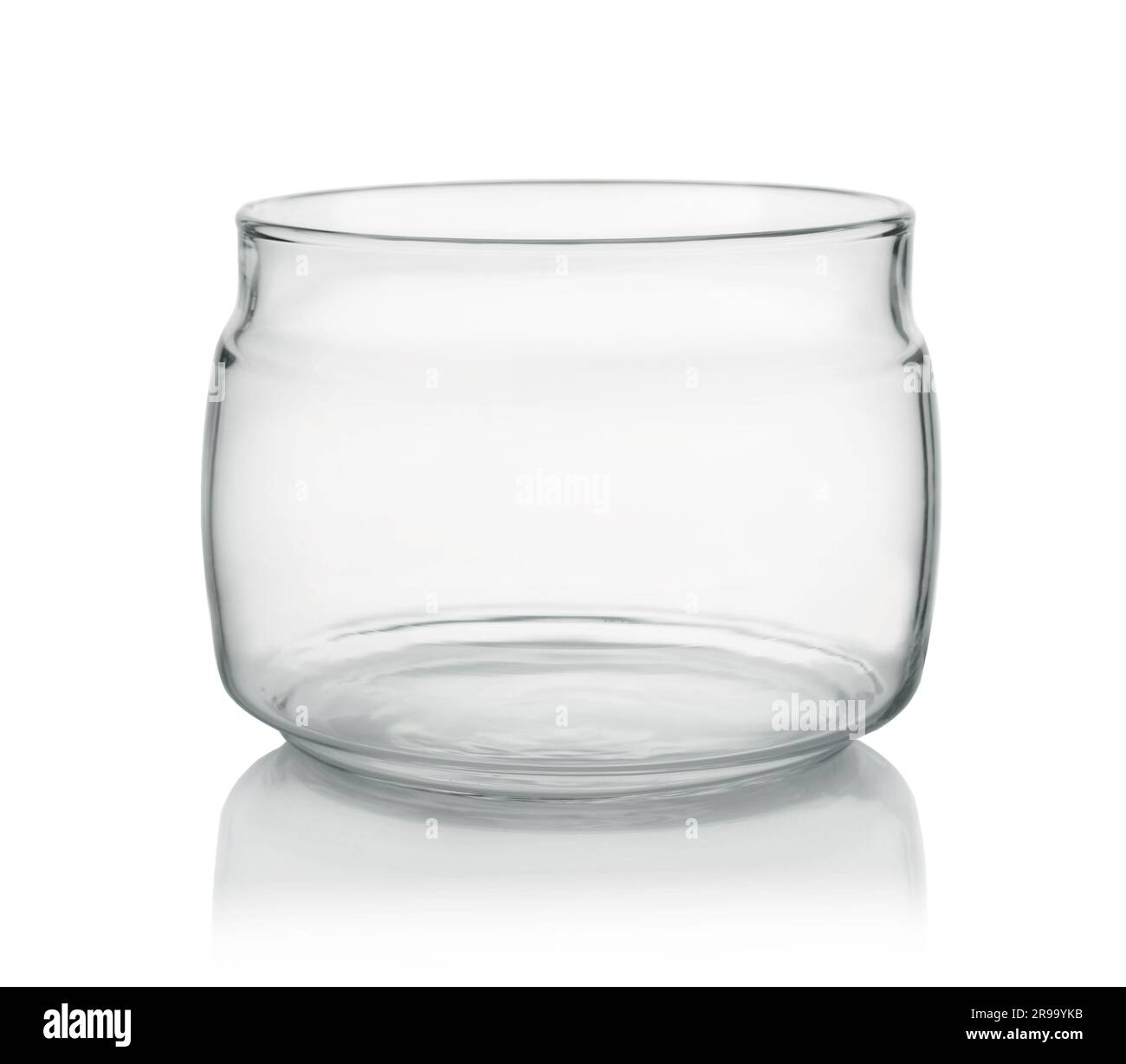 Vaso in vetro trasparente aperto isolato su bianco. Foto Stock