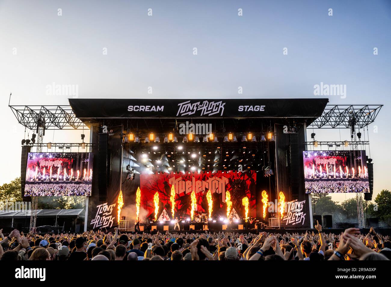 Oslo, Norvegia. 24 giugno 2023. La band heavy metal norvegese Kvelertak esegue un concerto dal vivo durante il festival musicale norvegese Tons of Rock 2023 a Oslo. (Foto: Gonzales Photo/Alamy Live News Foto Stock