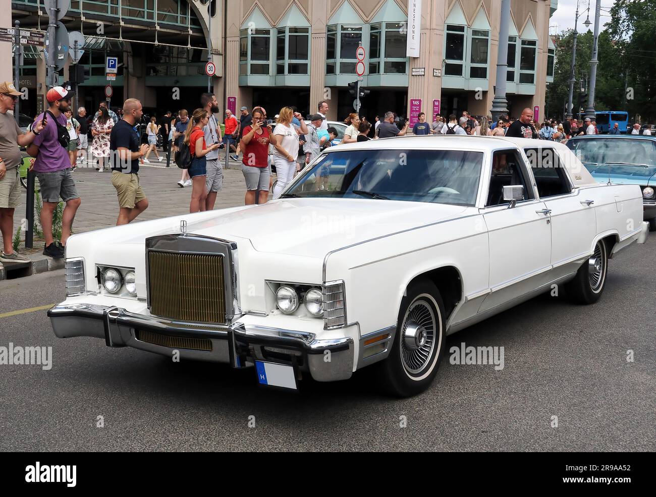 Lincoln Continental CAR, Harley-Davidson 120th Anniversary Festival Budapest 2023, Ungheria, Magyarország, Europa Foto Stock