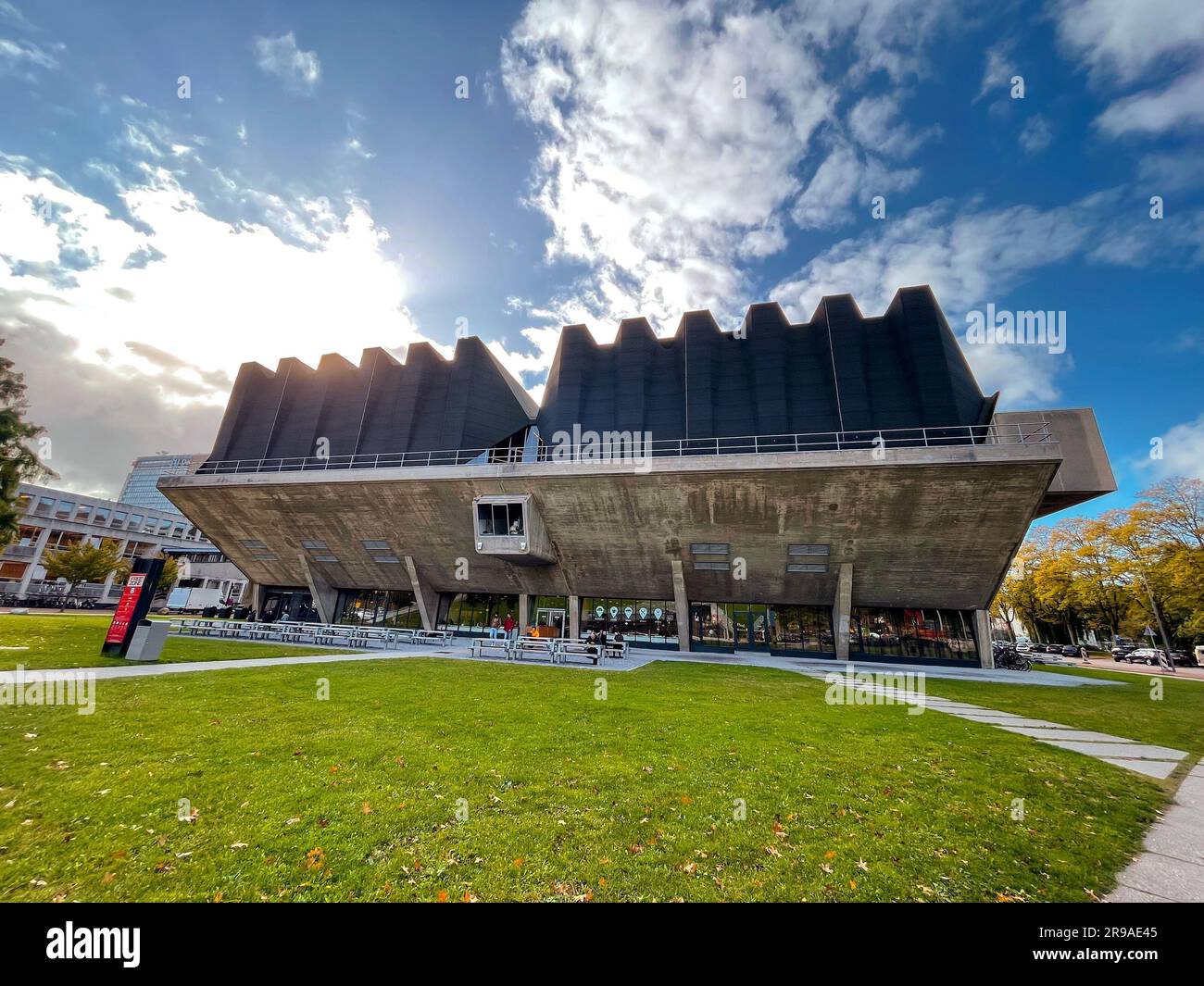 Delft, Paesi Bassi - 15 ottobre 2021: La Delft University of Technology, tu Delft o Technische Universiteit Delft, in olandese, è la più antica e l Foto Stock