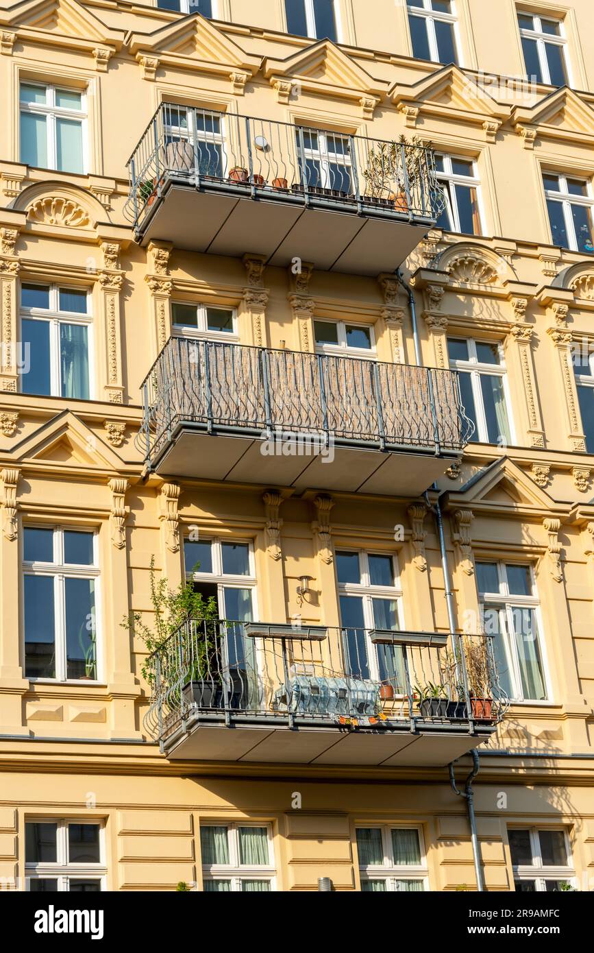 Dettaglio di un vecchio edificio ristrutturato a Prenzlauer Berg a Berlino Foto Stock