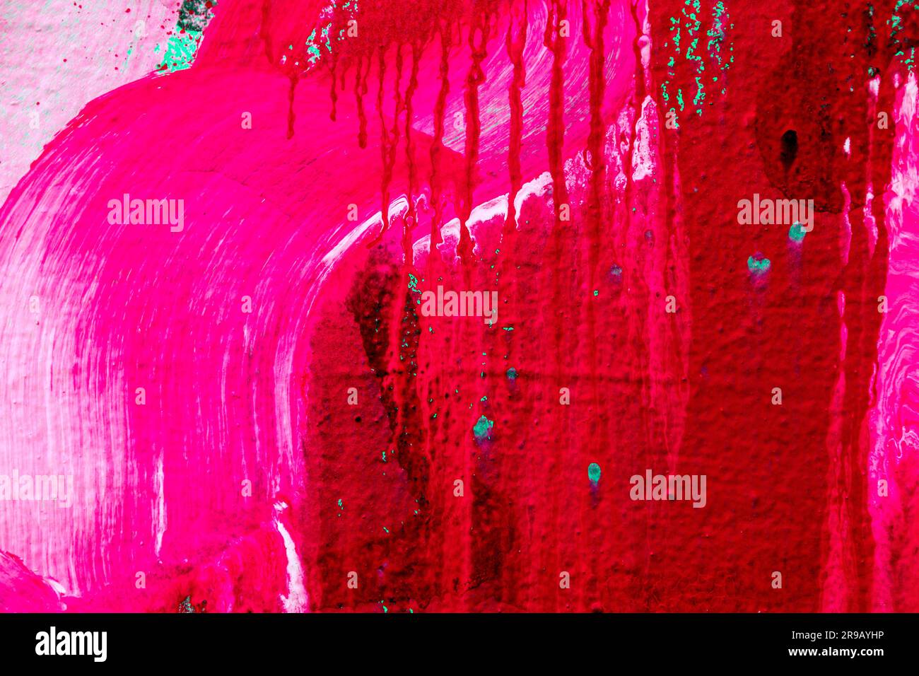 Texture murale astratta con frammenti di vernice spray, sfondo texture ravvicinata Foto Stock