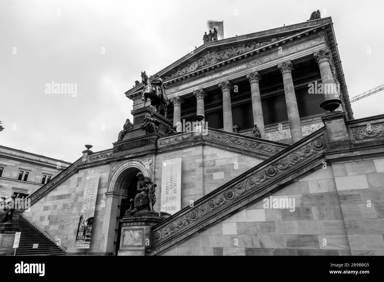 Berlino, Germania - 17 dicembre 2021: La National Gallery, Nationalgalerie è un museo d'arte del XIX, XX e XXI secolo, parte dello Stat di Berlino Foto Stock
