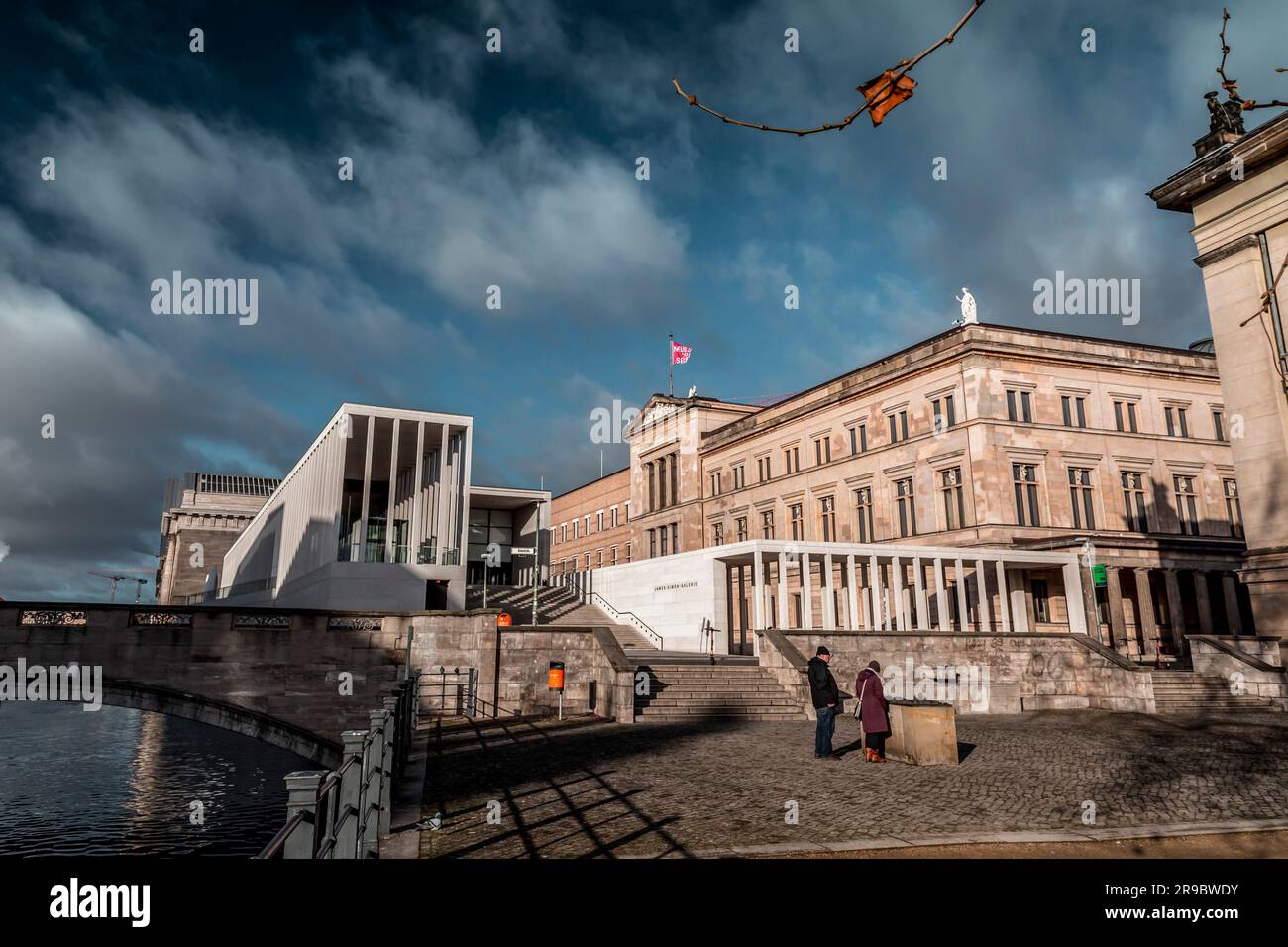 Berlino, Germania - 20 dicembre 2021: Il Neues Museum è un edificio storico dell'Isola dei Musei nel centro storico di Berlino. Foto Stock