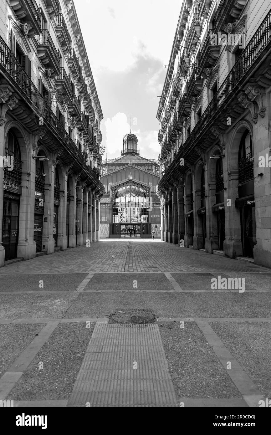 Barcellona, Spagna - FEB 10, 2022: Edificio in ferro di Mercat del Born a la Ribera, Barcellona. La piazza coperta più grande d'Europa e segnava il Foto Stock