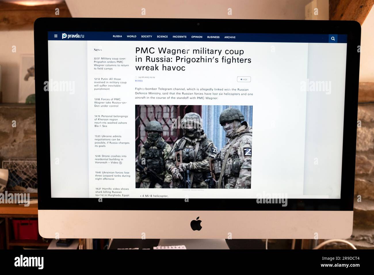 "PMC Wagner Military Coup in Russia: I combattenti di Prigozhin devastano il sito di notizie Pravda screenshot Wagner Group Russia Usursing 24 giugno 2023 Foto Stock