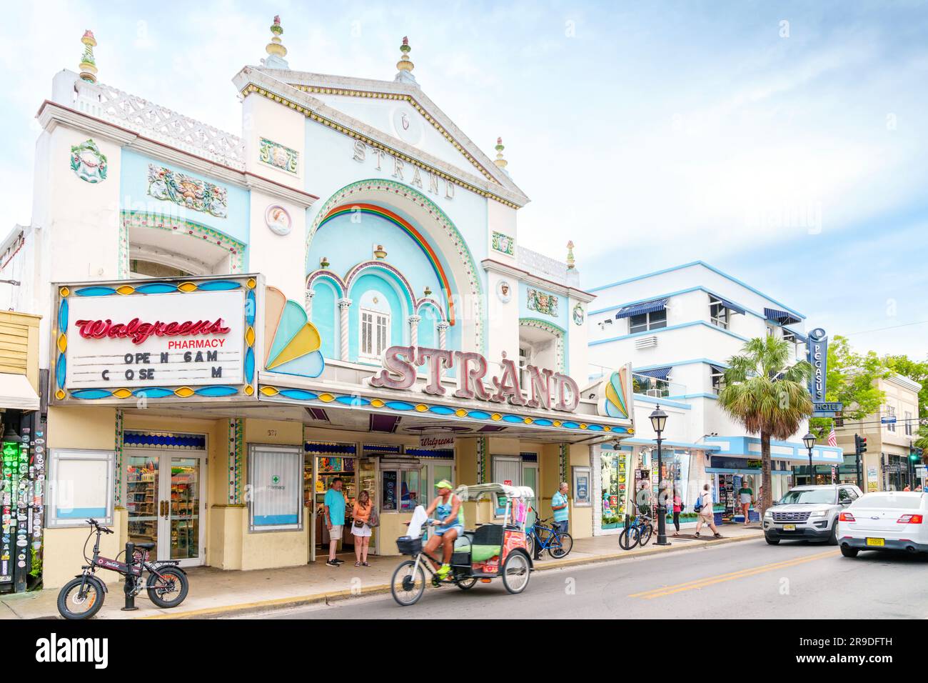 Duval Street, tipica famosa architettura di Key West, Florida, USA Foto Stock