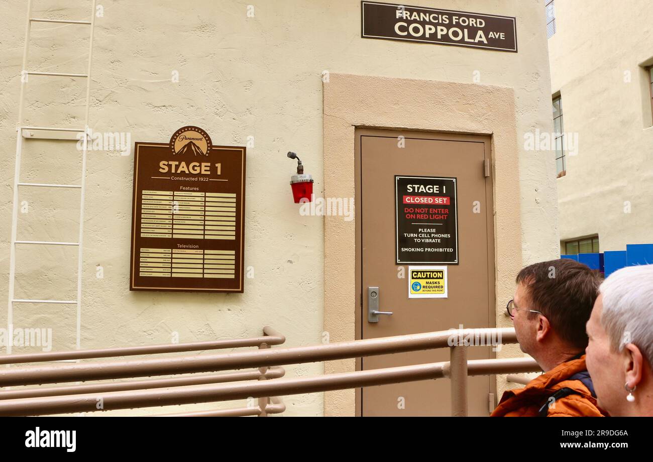 Ingresso al Sound Stage 1 costruito nel 1922 da Francis Ford Coppola Avenue Paramount Studios Hollywood Los Angeles California USA Foto Stock