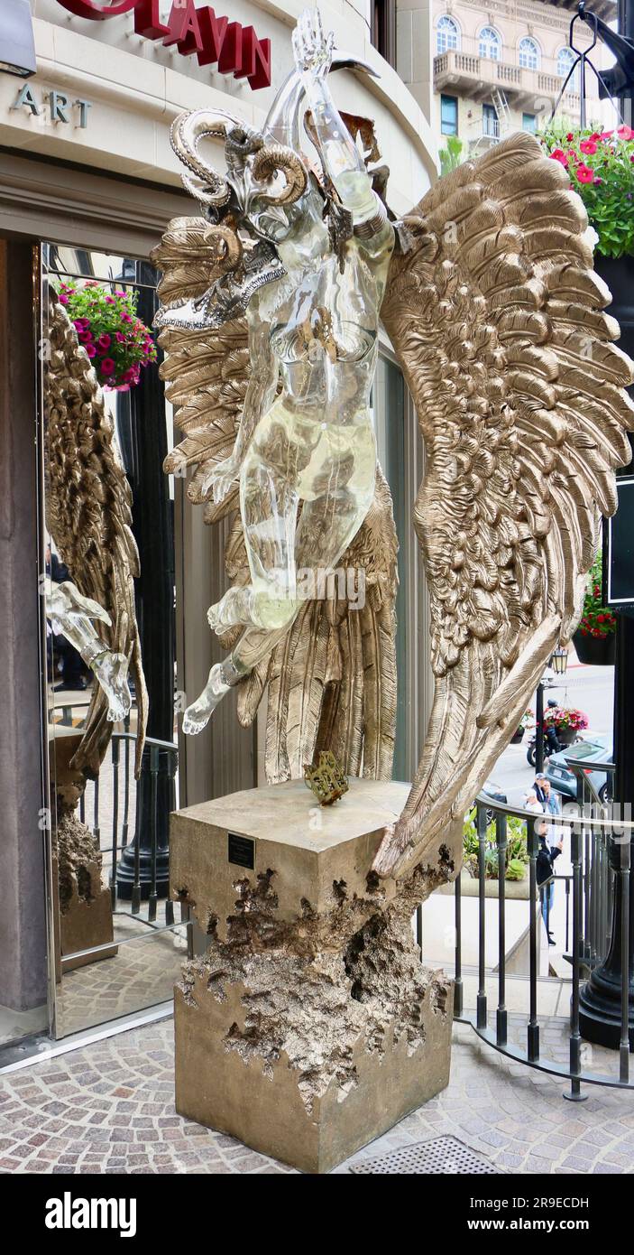 Scultura all'ingresso della galleria d'arte Winn Slavin Two Rodeo Drive 202 North Rodeo Drive Beverly Hills Los Angeles California USA Foto Stock