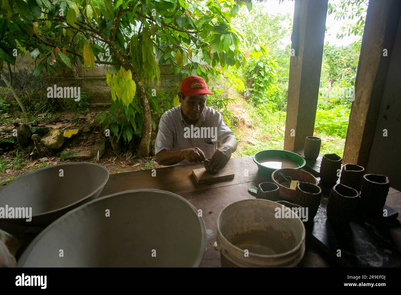 Museo e atelier di ceramica nella città di Chazuta nella giungla peruviana. Foto Stock