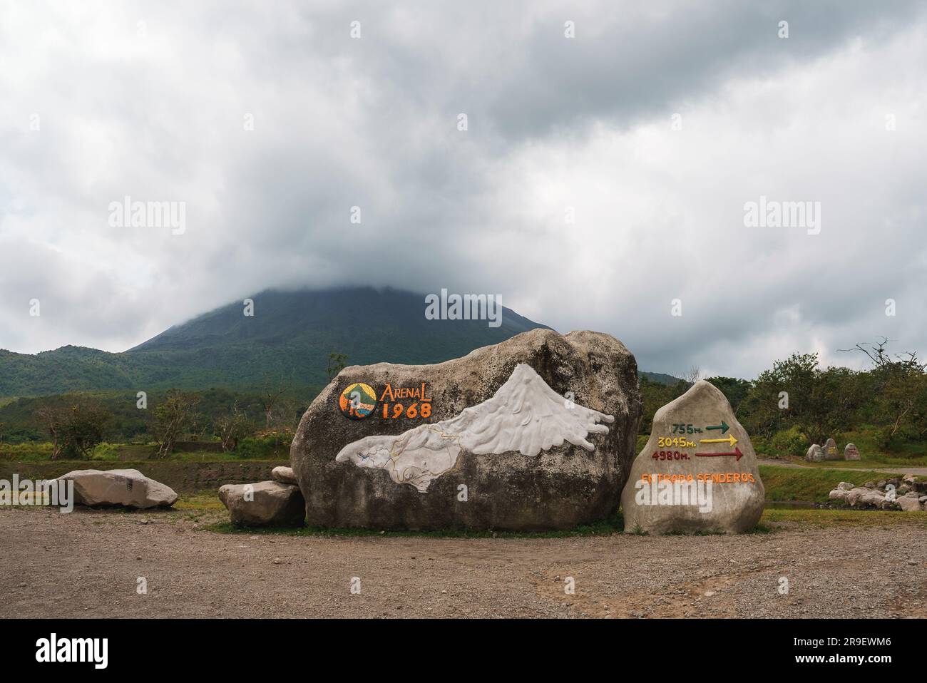 Cartello all'ingresso del parco nazionale del vulcano arenal Foto Stock