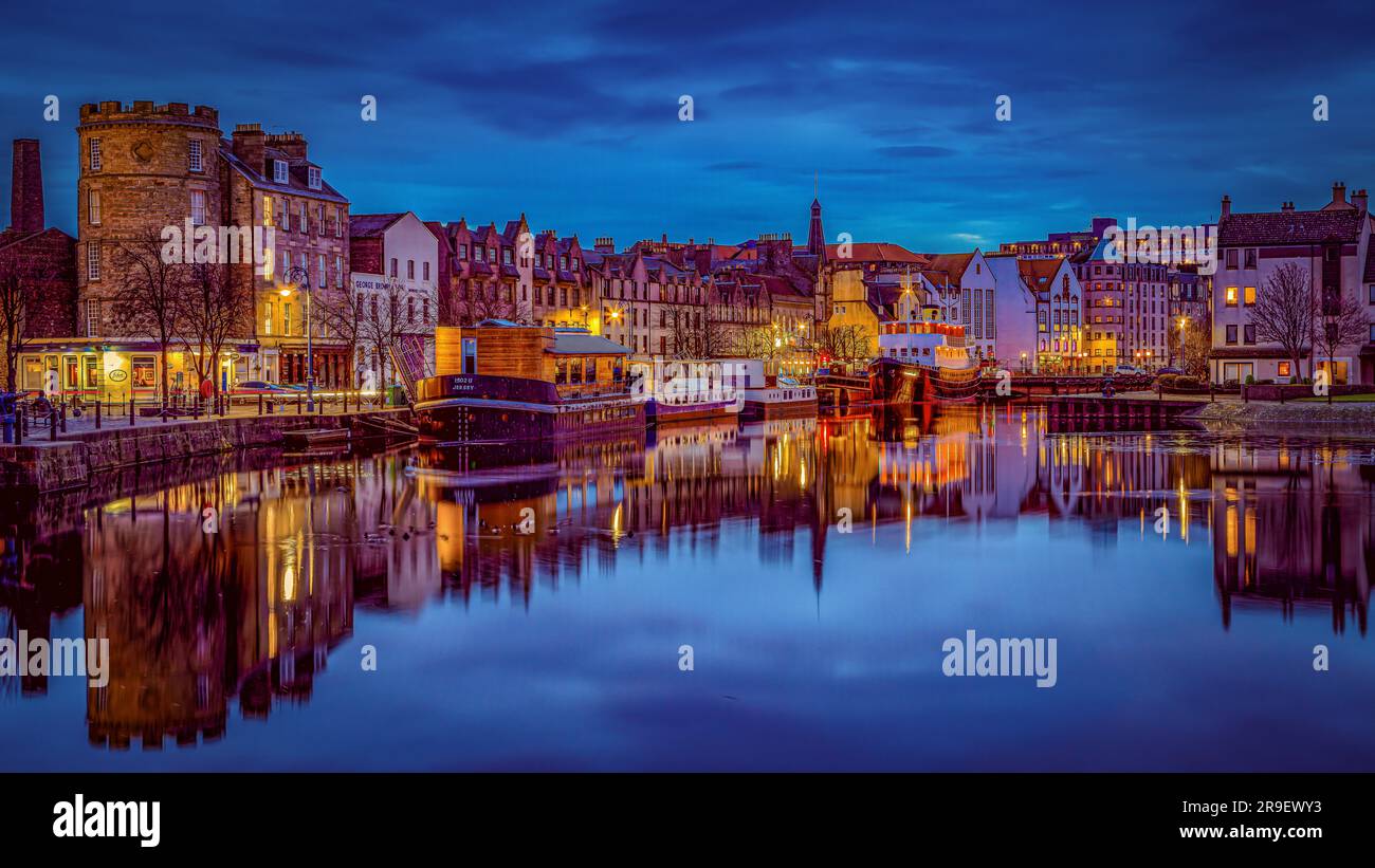 Il porto di Leith al crepuscolo Foto Stock